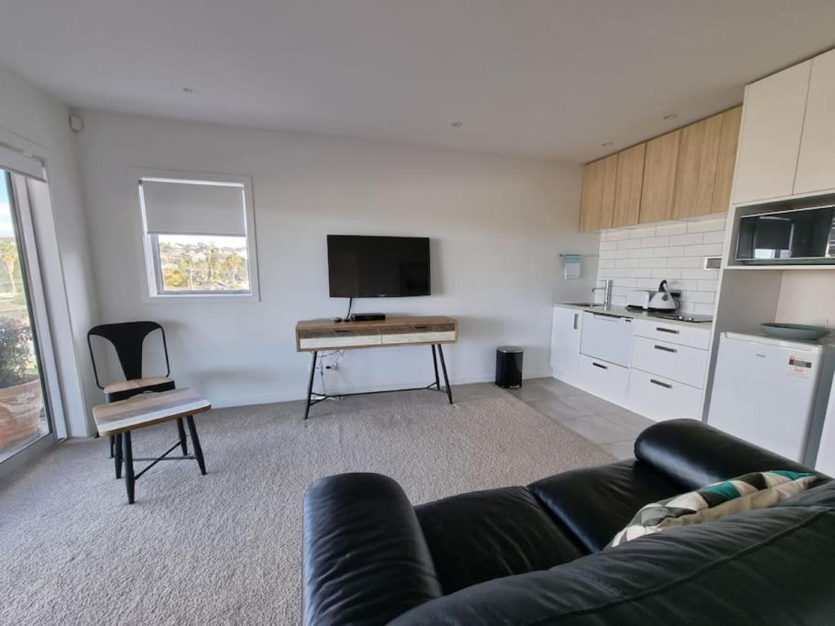 Fabulous Castor Bay 1 Bedroom With Views And Skytv Auckland Esterno foto