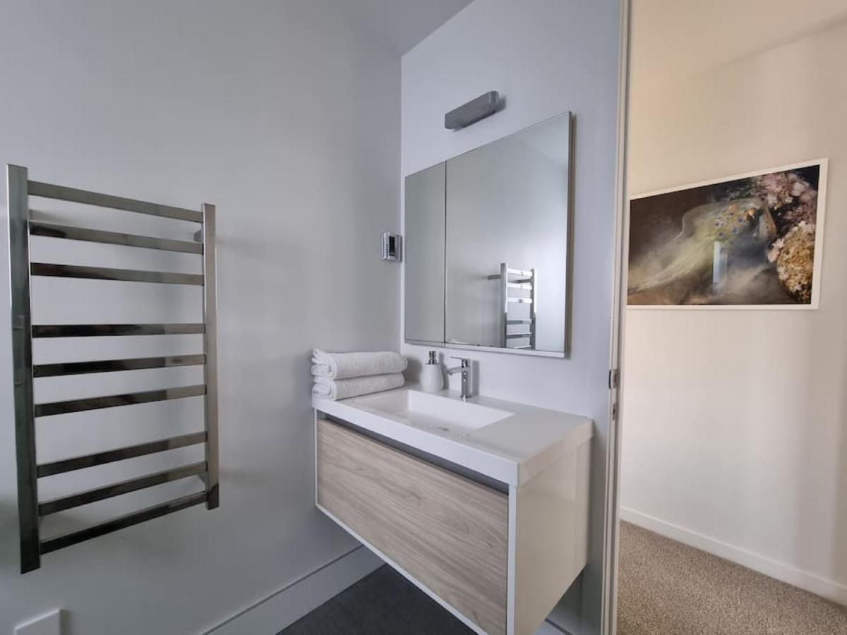 Fabulous Castor Bay 1 Bedroom With Views And Skytv Auckland Esterno foto